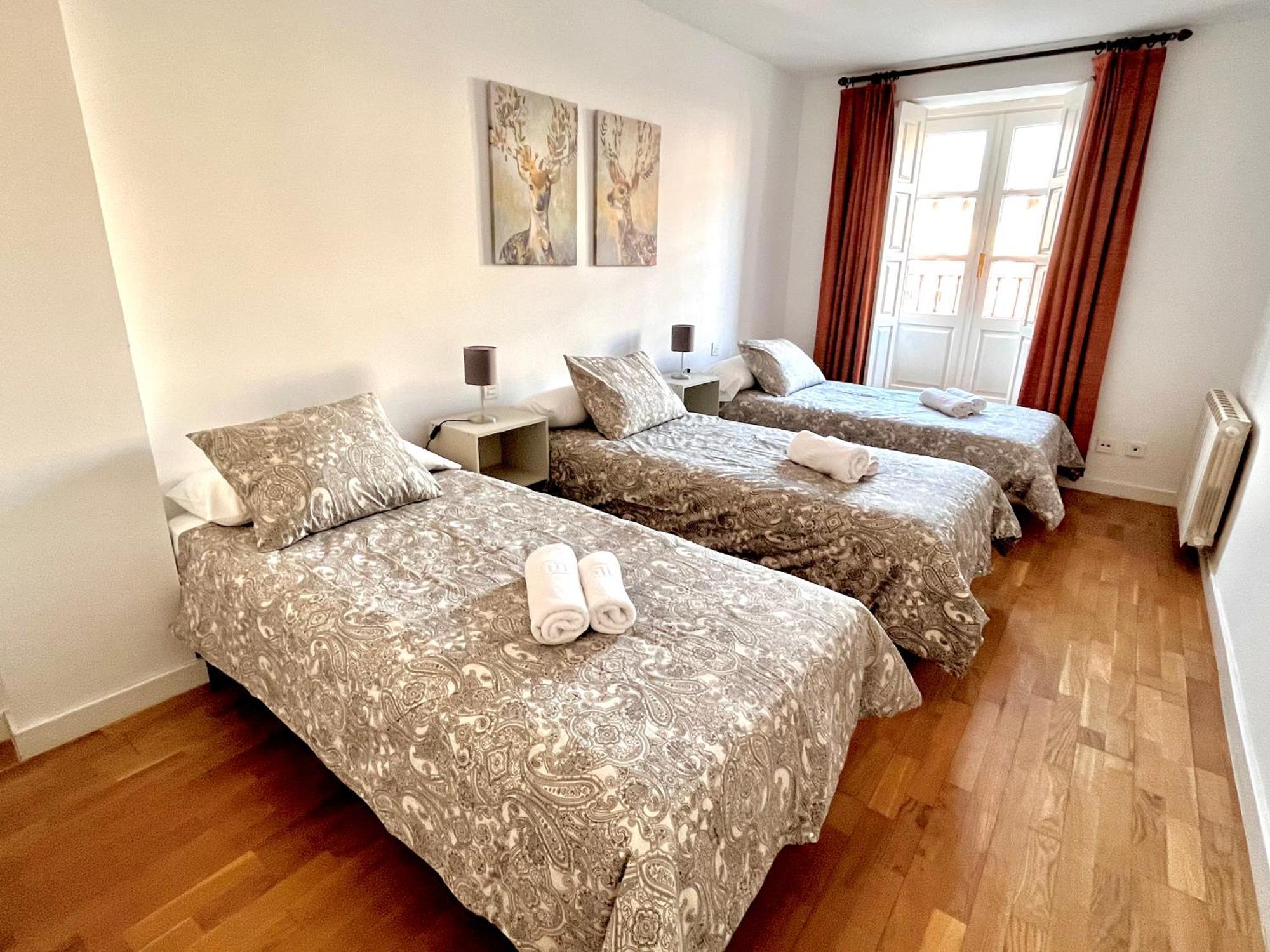 Espacios Blanco Plaza Mayor - Con vistas. Valladolid Habitación foto